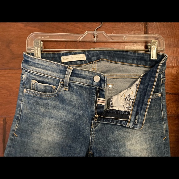 Jeans - Picture 1 of 6